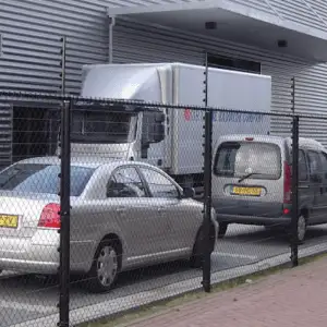 schrikdraadbeveiliging voor extra veiligheid van uw terrein. foto 4